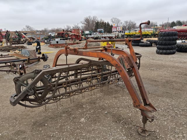 Image of New Idea 402 equipment image 2