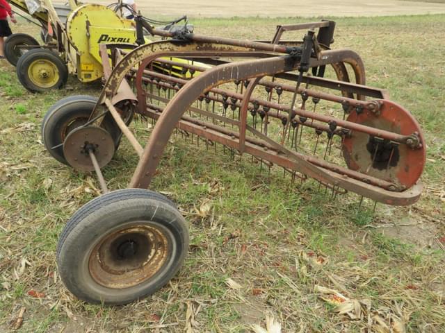 Image of New Idea 402 equipment image 2