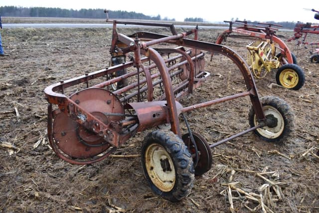 Image of New Idea 402 equipment image 3