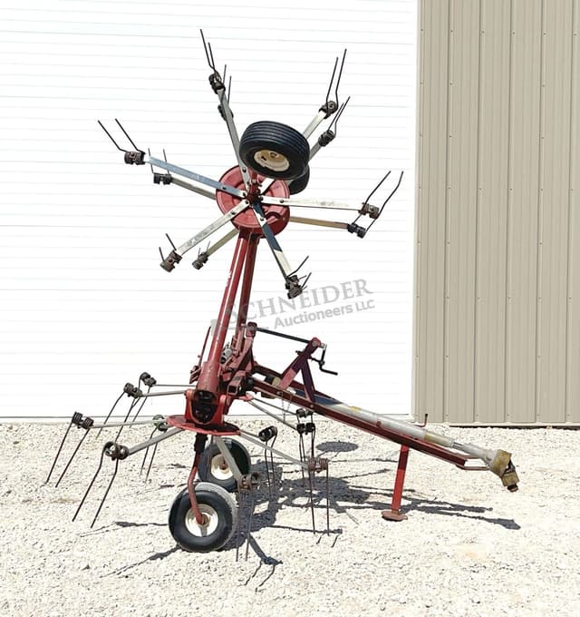 Image of New Idea 4217 equipment image 2