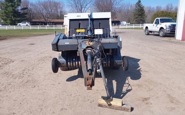 Image of New Idea 483 equipment image 2