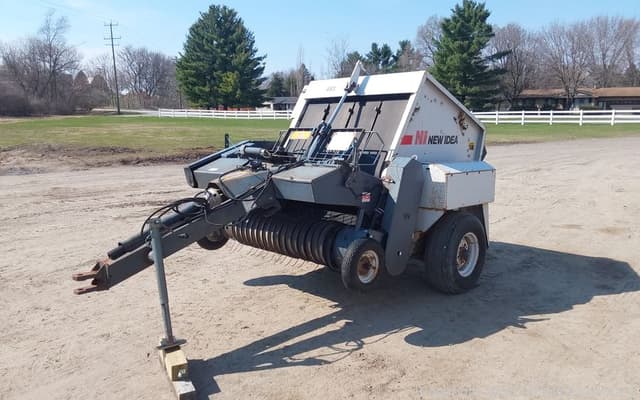 Image of New Idea 483 equipment image 3