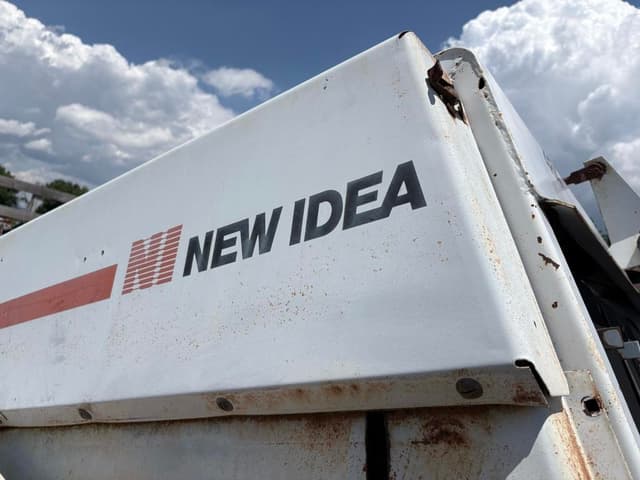 Image of New Idea 484 equipment image 2