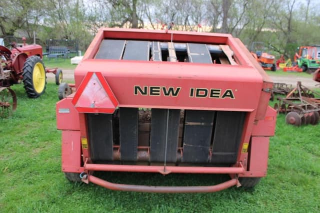 Image of New Idea 484 equipment image 4