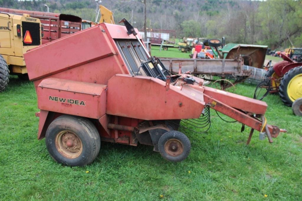 New Idea 484 Equipment Image0