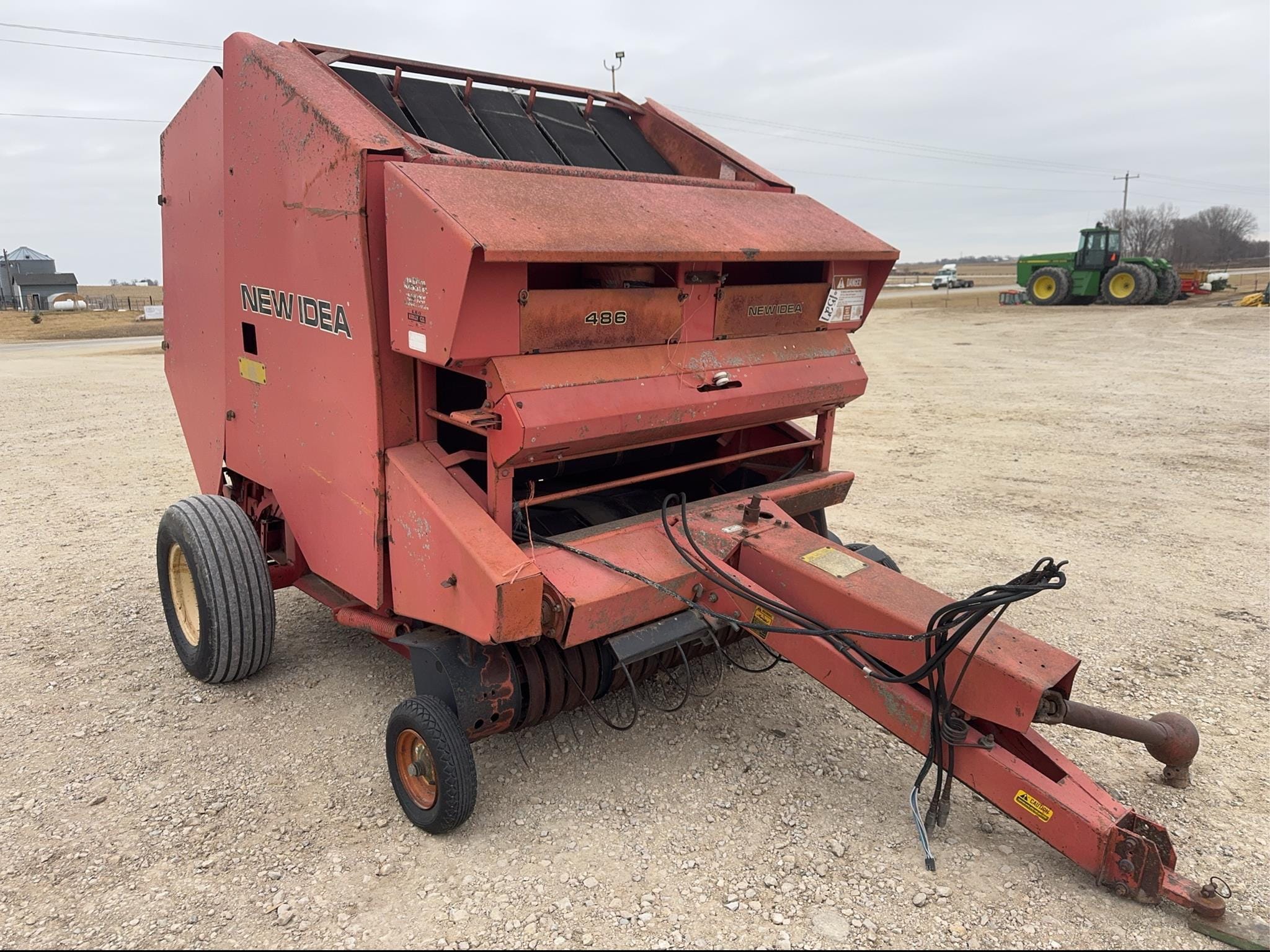 New Idea 486 Equipment Image0