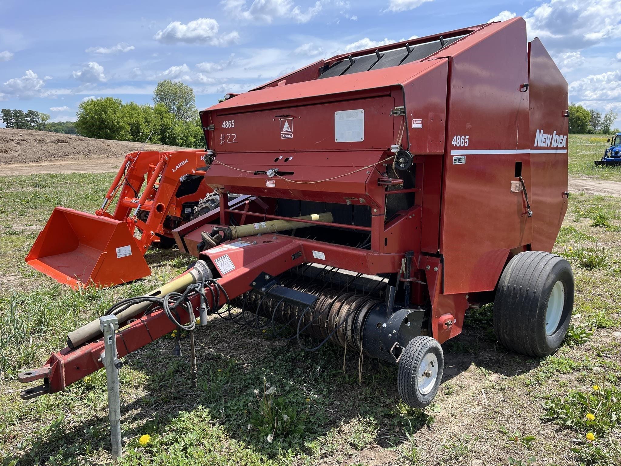 New Idea 4865 Equipment Image0