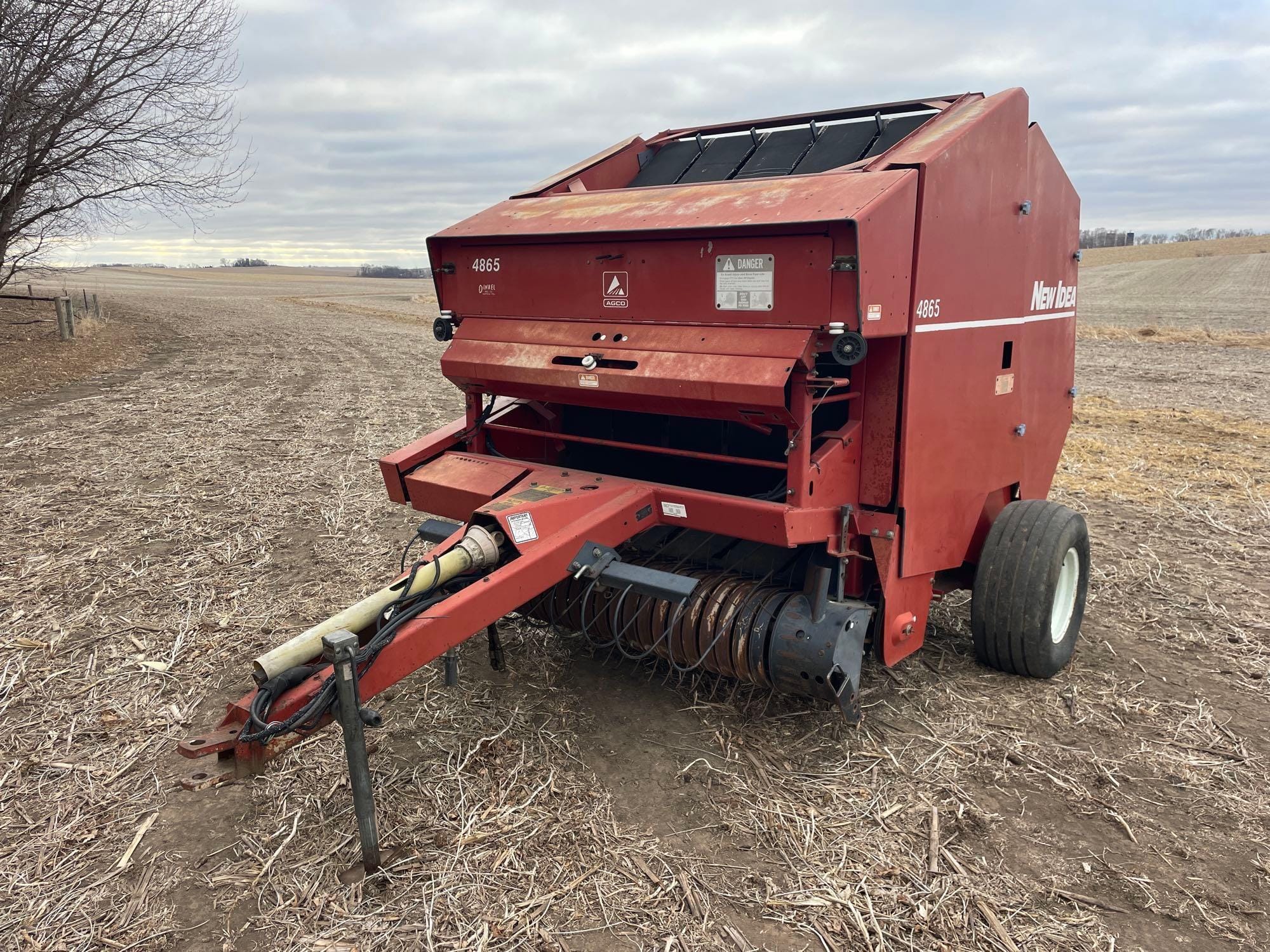 New Idea 4865 Equipment Image0