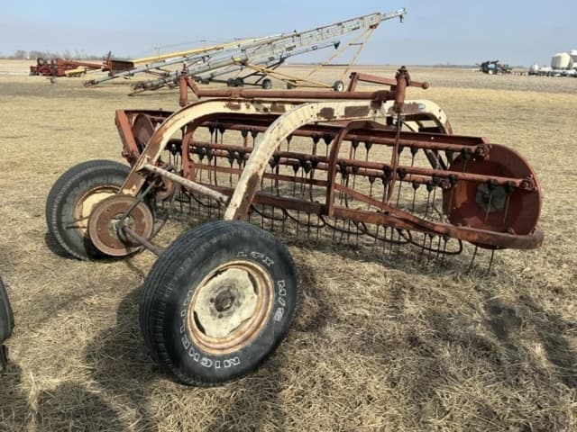 Image of New Idea 402 equipment image 1