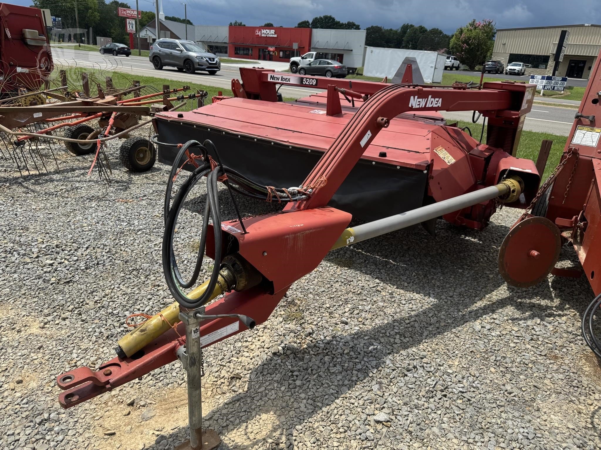 New Idea 5209 Equipment Image0