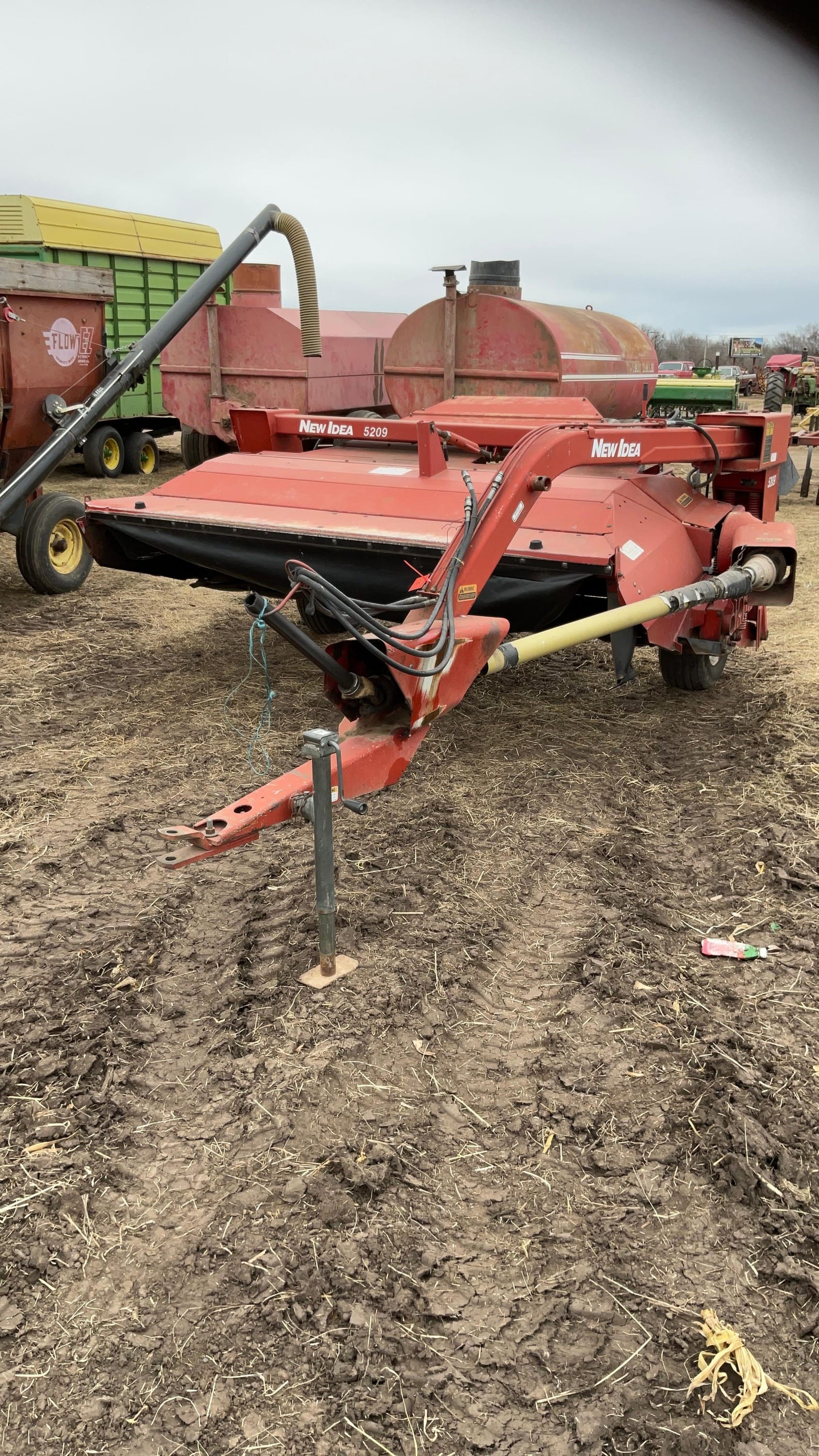 New Idea 5209 Equipment Image0