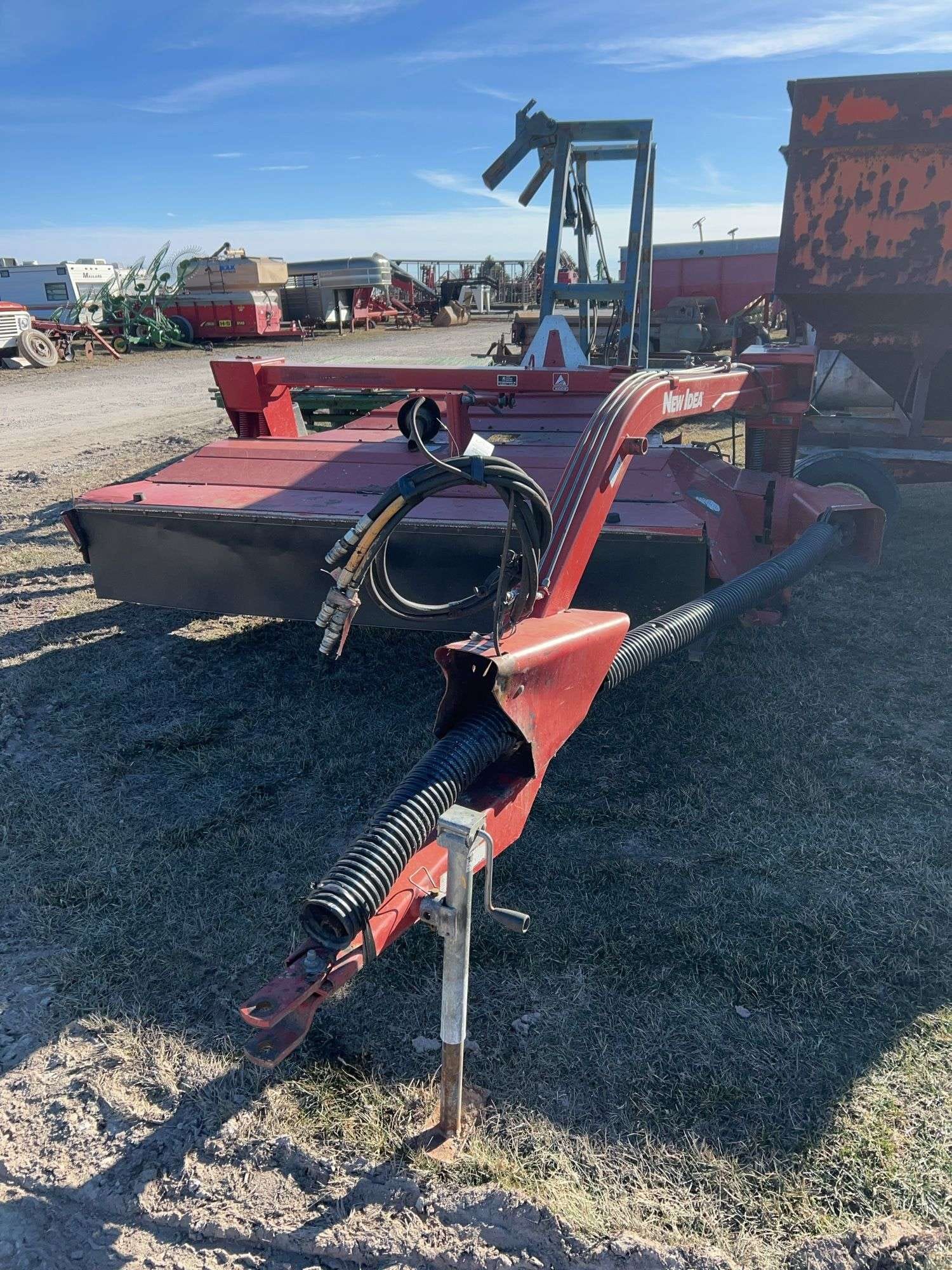 New Idea 5209 Equipment Image0