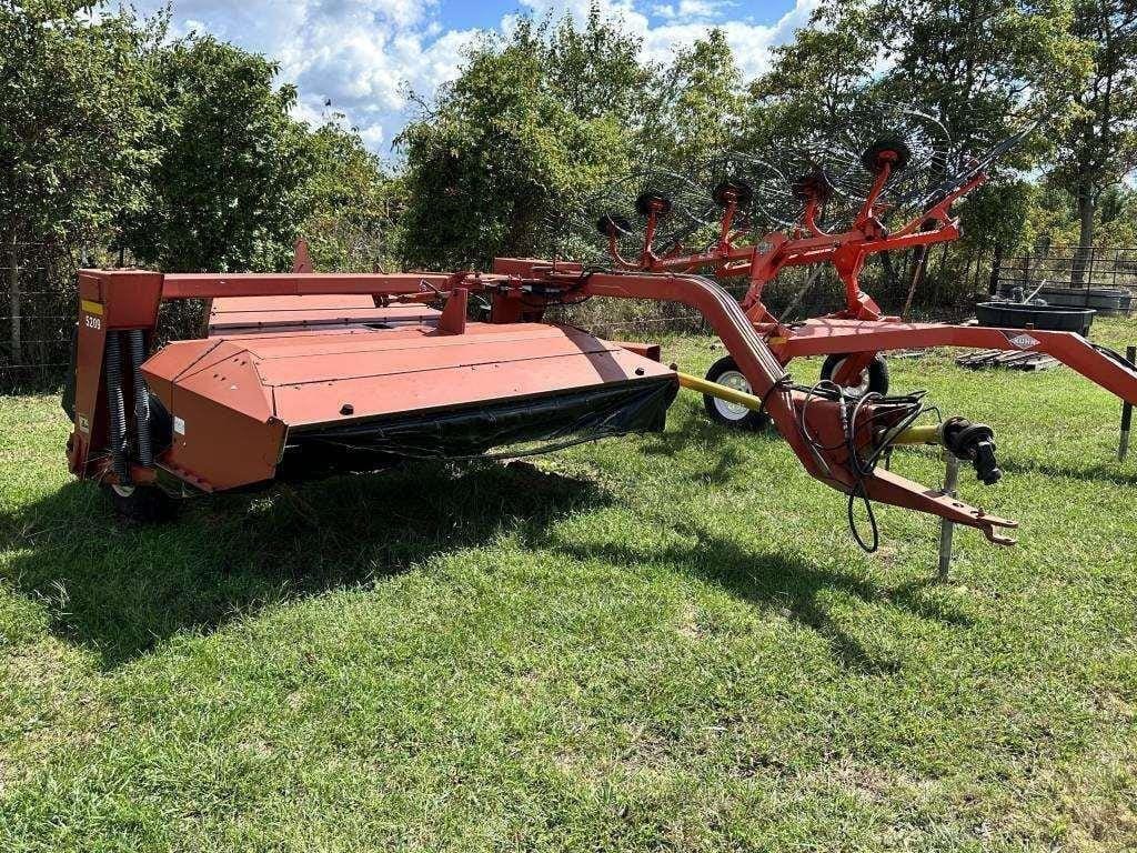 New Idea 5209 Equipment Image0