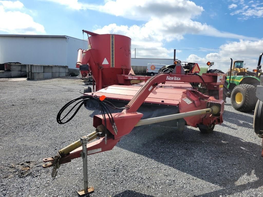 New Idea 5209 Equipment Image0
