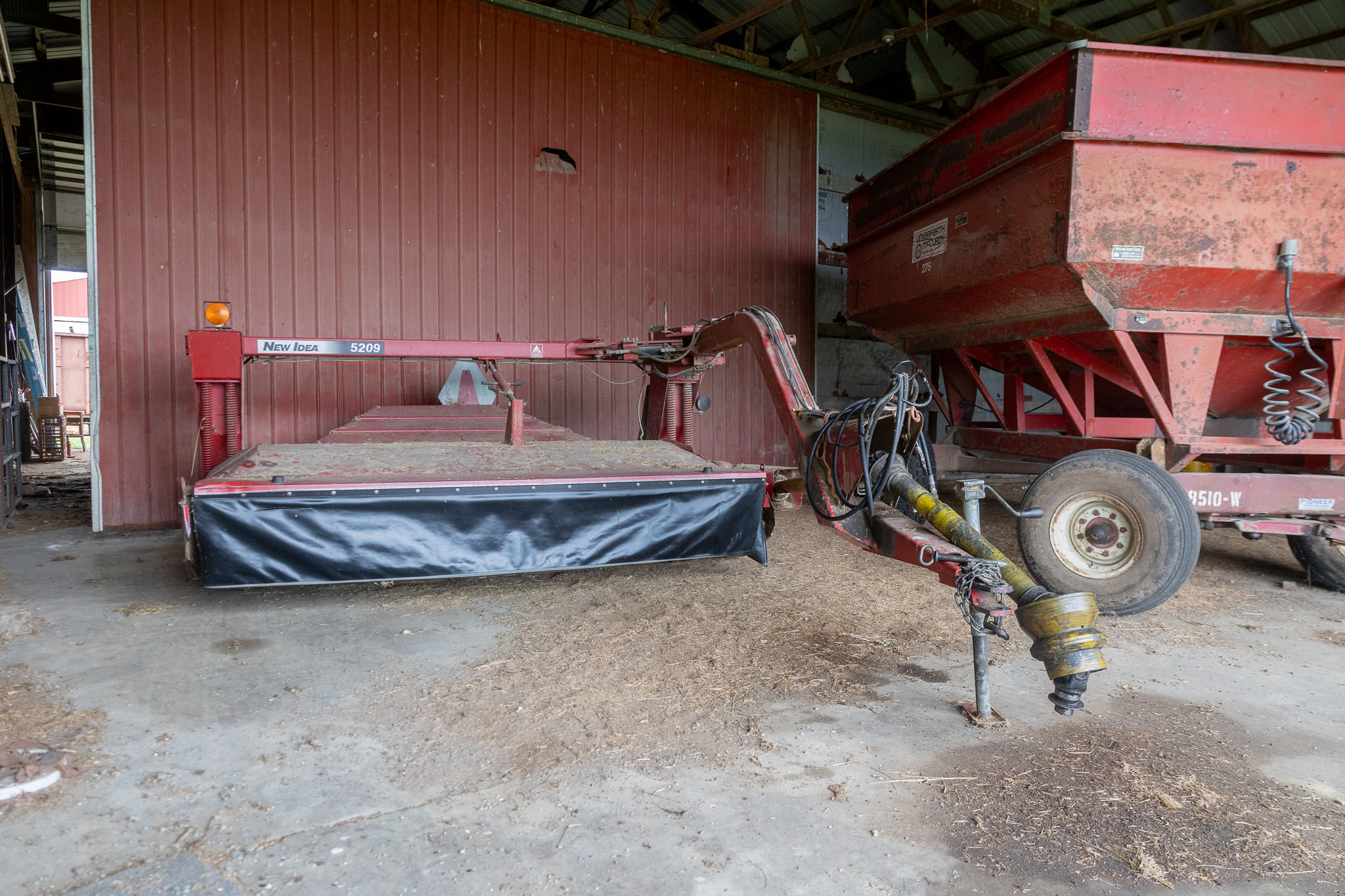 New Idea 5209 Equipment Image0