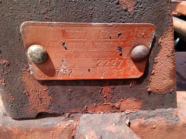 Image of New Idea 752 equipment image 3