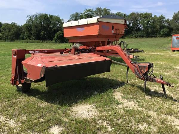 New Idea 5209 Equipment Image0