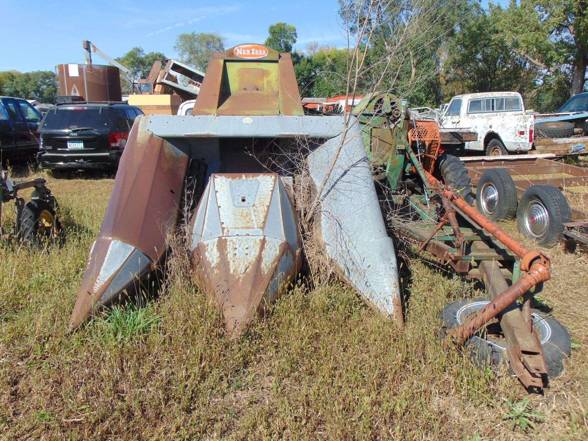 New Idea 324 Equipment Image0