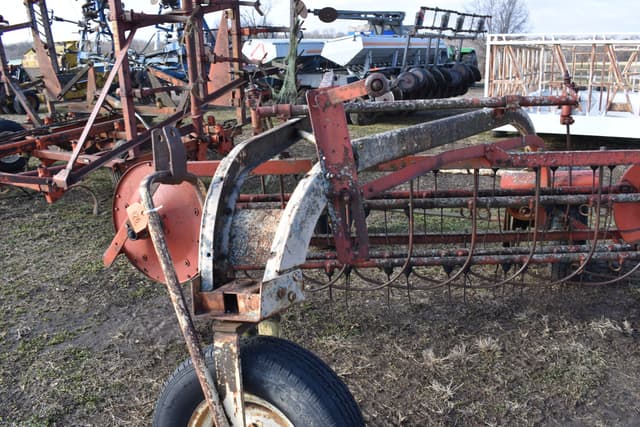 Image of New Idea 402 equipment image 4