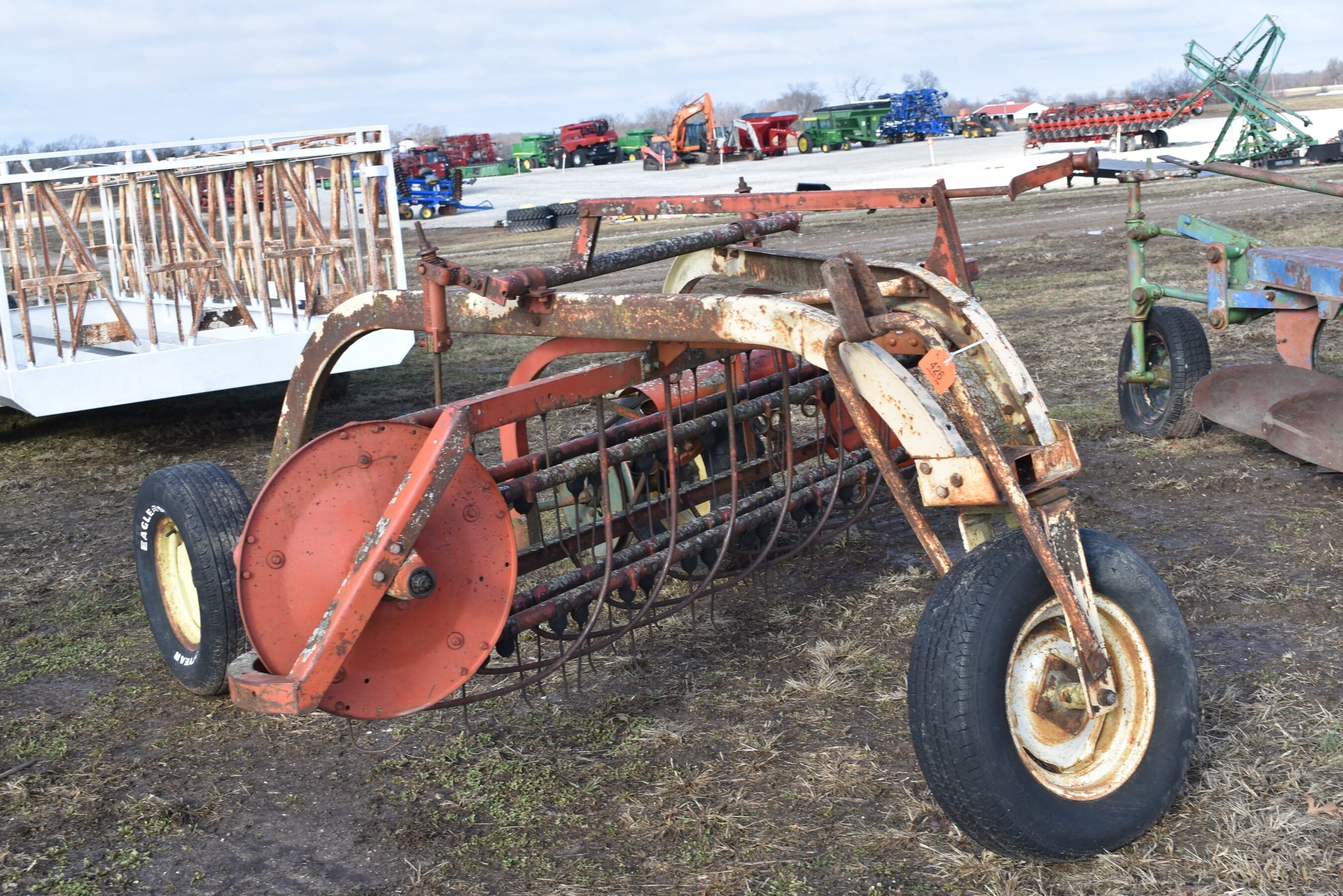 New Idea 402 Equipment Image0