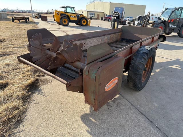 Image of New Idea 208 equipment image 1