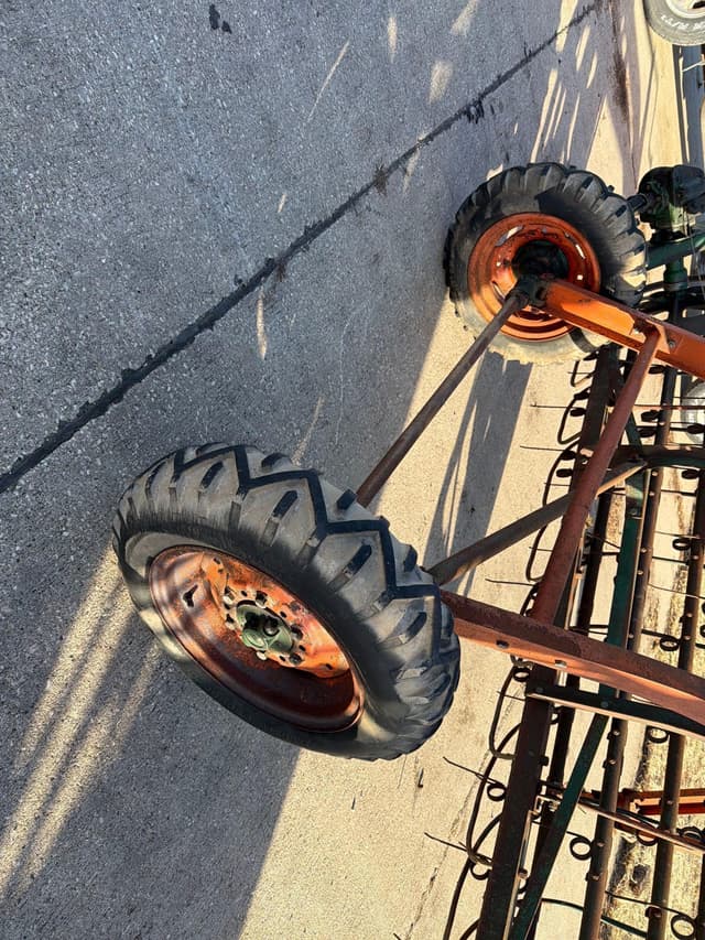 Image of New Idea 400 equipment image 3