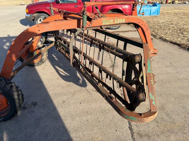 Image of New Idea 400 equipment image 4