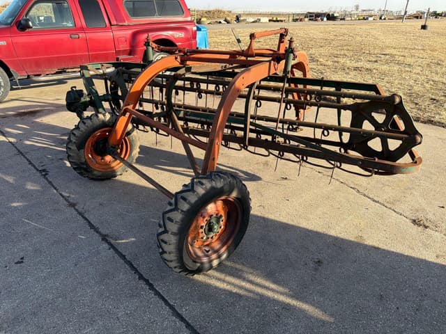 Image of New Idea 400 equipment image 2