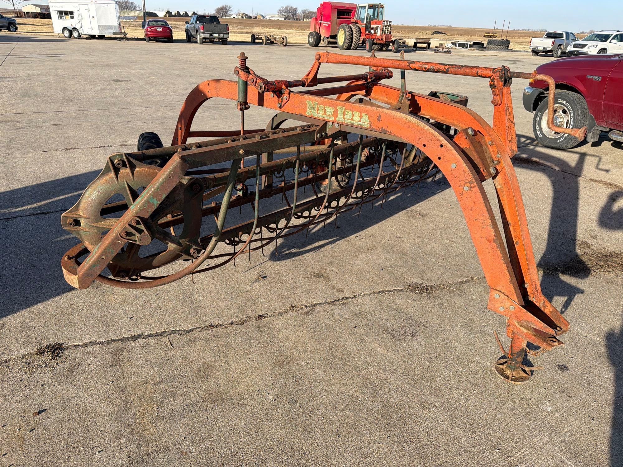 New Idea 400 Equipment Image0