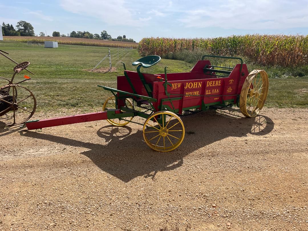 Image of John Deere E Primary image