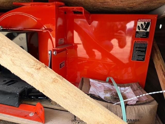 Image of Kubota B2782B equipment image 3