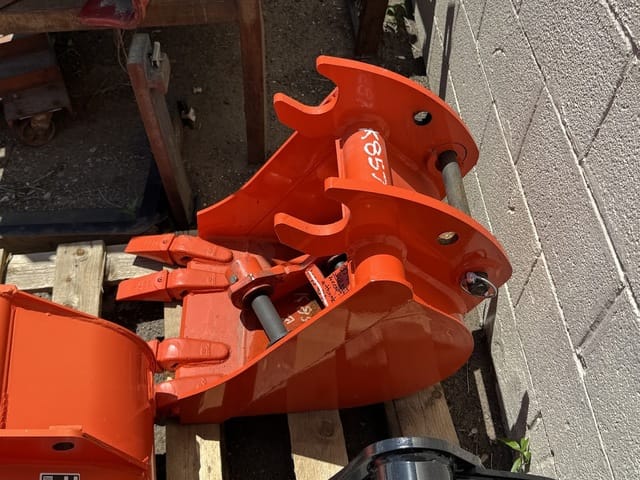 Kubota BT4554 Equipment Image0