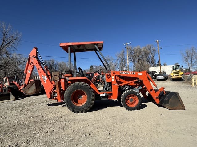 Kubota L35 Equipment Image0