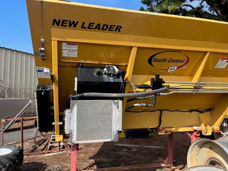 New Leader L4258 G4 Chemical Applicators Fertilizer Applicators Dry