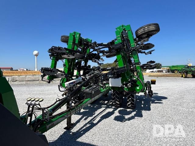 Image of Unverferth Renegade 3500 equipment image 3