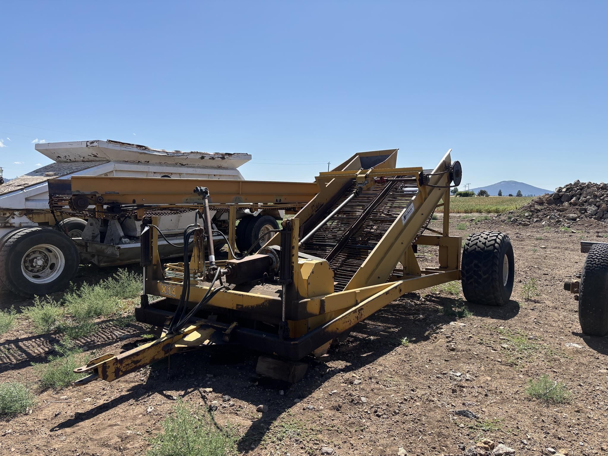 Newhouse X14 Equipment Image0