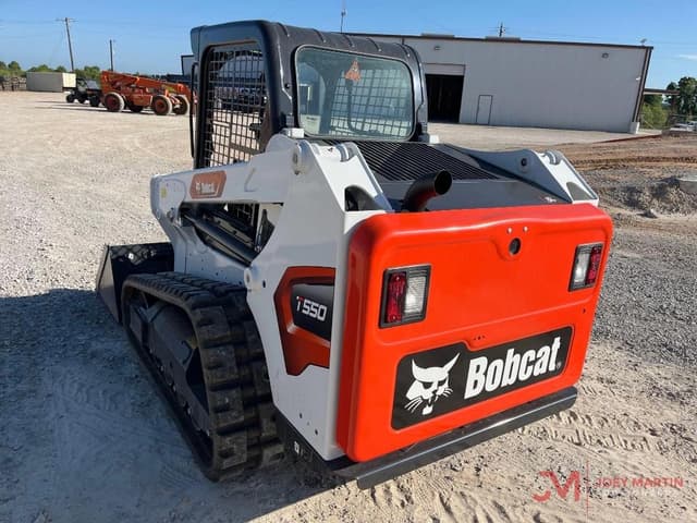 Image of Bobcat T550 equipment image 2