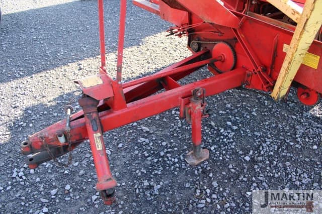 Image of New Holland 1033 equipment image 4