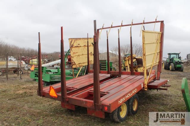 Image of New Holland Stackliner 1037 equipment image 2