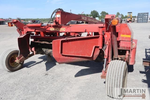Image of New Holland 1431 equipment image 3