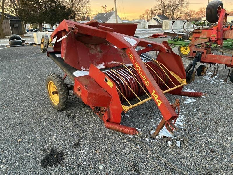 New Holland 144 Equipment Image0
