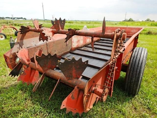 Image of New Holland 155 equipment image 4