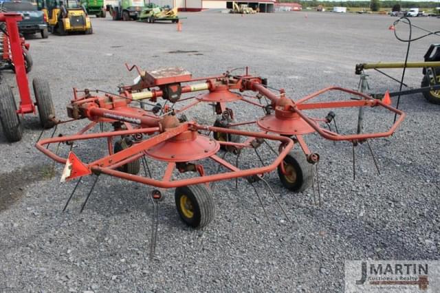 Image of New Holland 163 equipment image 3