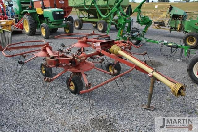 Image of New Holland 163 equipment image 1