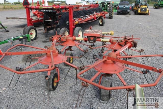 Image of New Holland 163 equipment image 2