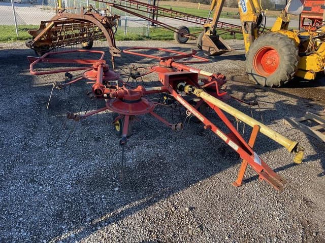 Image of New Holland 163 equipment image 1