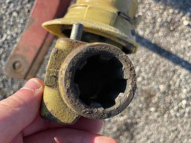 Image of New Holland 163 equipment image 3