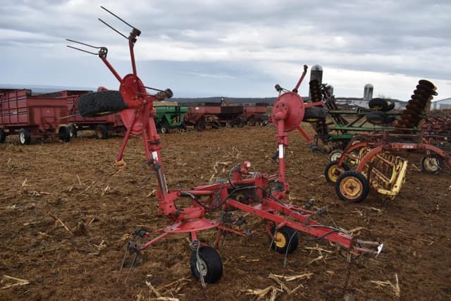 Image of New Holland NH163H equipment image 1