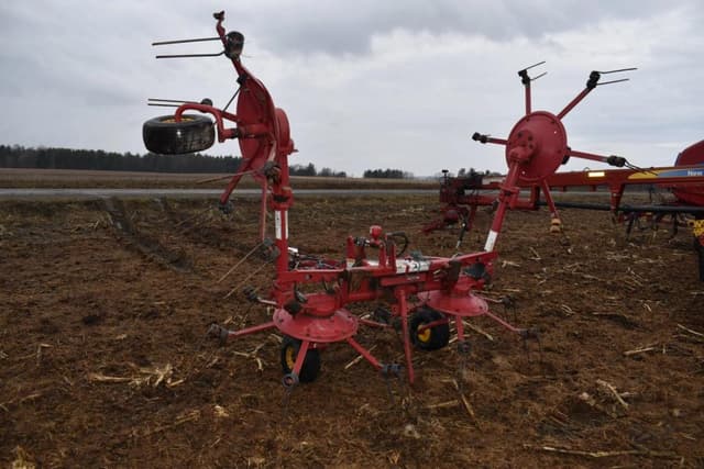 Image of New Holland NH163H equipment image 3