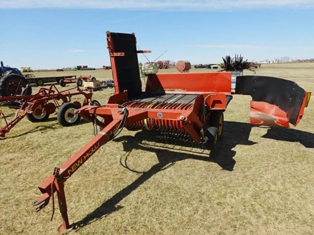 New Holland 166 Equipment Image0